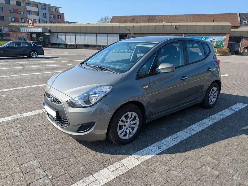 Gebraucht Hyundai i20 125 PS (91 kW) 2019 Grau Kleinwagen