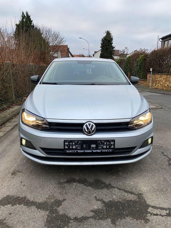 Gebraucht VW Polo 80 PS (58 kW) 2019 Silber Kleinwagen