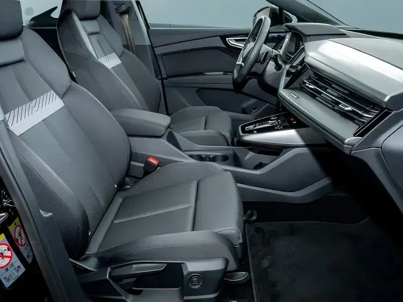 Używany Audi Q4 e-tron 210 kW (286 KM) 2025 Czarny SUV