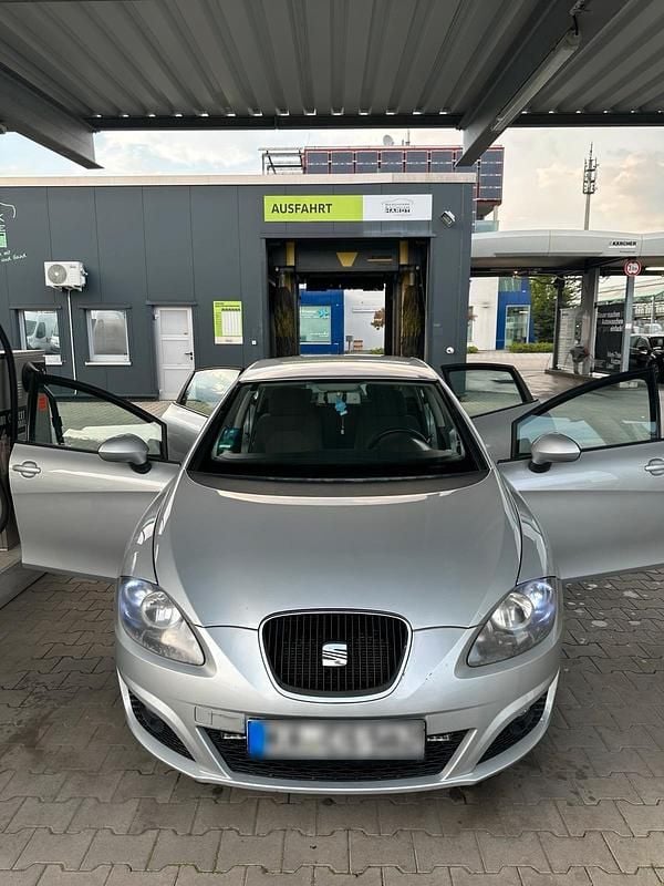 Gebraucht Seat Leon 105 PS (77 kW) 2011 Silber Kleinwagen