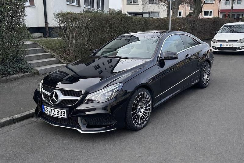 Gebraucht Mercedes E400 AMG 333 PS (244 kW) 2015 Schwarz Coupé