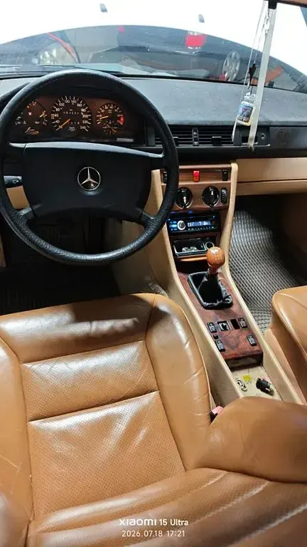 Gebraucht Mercedes E260 160 PS (117 kW) 1987 Weiß Limousine