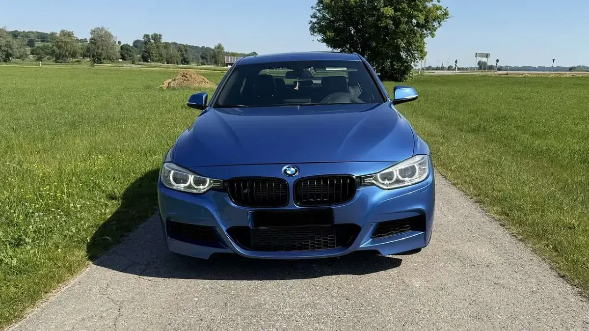 Gebraucht BMW 335 Sport Line 306 PS (225 kW) 2013 Blau Limousine