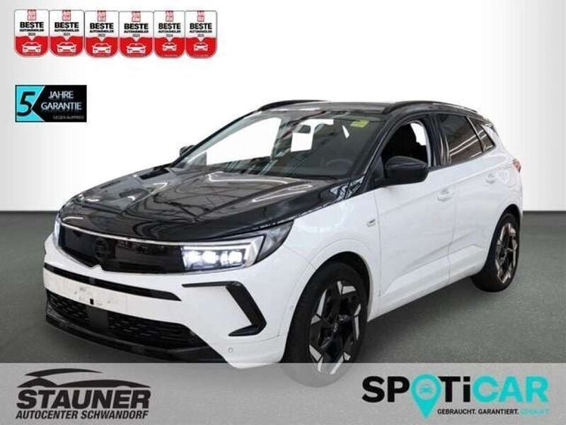 Jade weiß/dach schwarz (metallic) Gebraucht 2023 Opel Grandland X GSe SUV | 29.480 € (Fairer Preis) - Bild 1/4