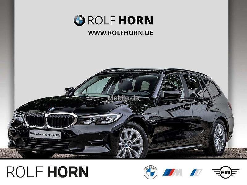 Schwarz Gebraucht 2022 BMW 320e Advantage Kombi | 22.820 € (Guter Preis) - Bild 1/4