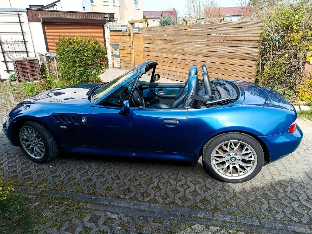 Gebraucht BMW Z3 Sport Line 170 PS (125 kW) 2002 Blau Cabrio