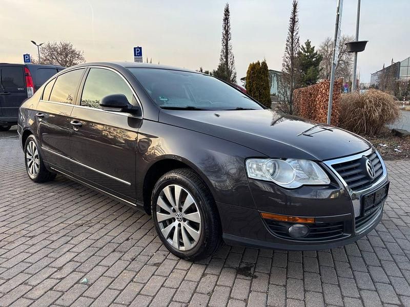 Gebraucht VW Passat Comfortline 105 PS (77 kW) 2009 Braun Limousine