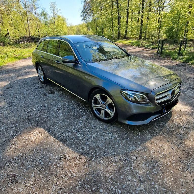 Gebraucht Mercedes E350 258 PS (189 kW) 2017 Grau Limousine