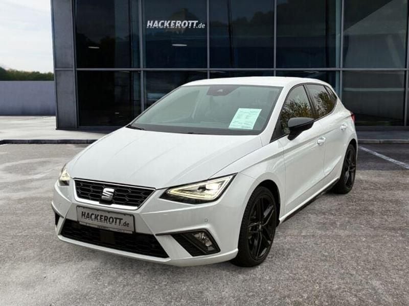 Weiss Gebraucht 2024 Seat Ibiza Black Edition Kleinwagen | 20.780 € (Fairer Preis) - Bild 1/4