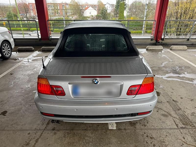 Gebraucht BMW 320 Cabriolet 170 PS (125 kW) 2004 Silber Cabrio
