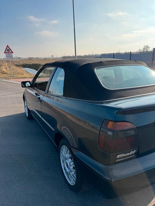 Gebraucht VW Golf Cabriolet 100 PS (73 kW) 1997 Grün Cabrio