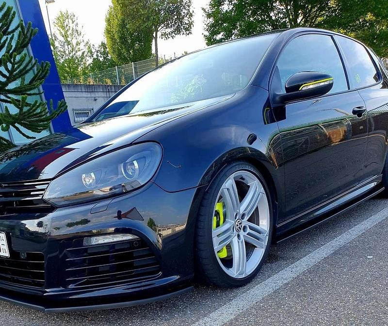 Schwarz Gebraucht 2010 VW Golf VI R Limousine | 19.900 € - Bild 1/4