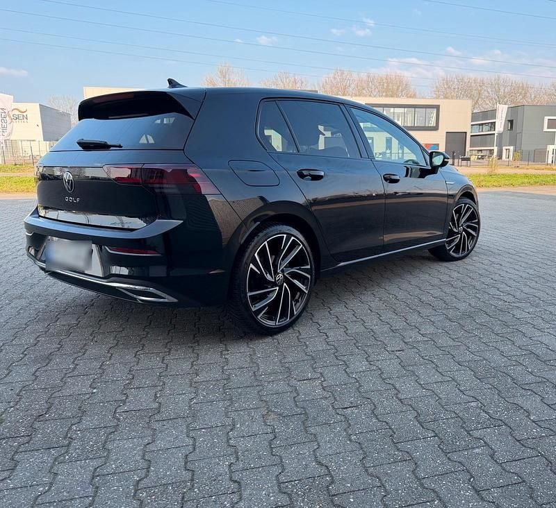 Gebraucht VW Golf VIII Style 190 PS (139 kW) 2022 Schwarz Kleinwagen