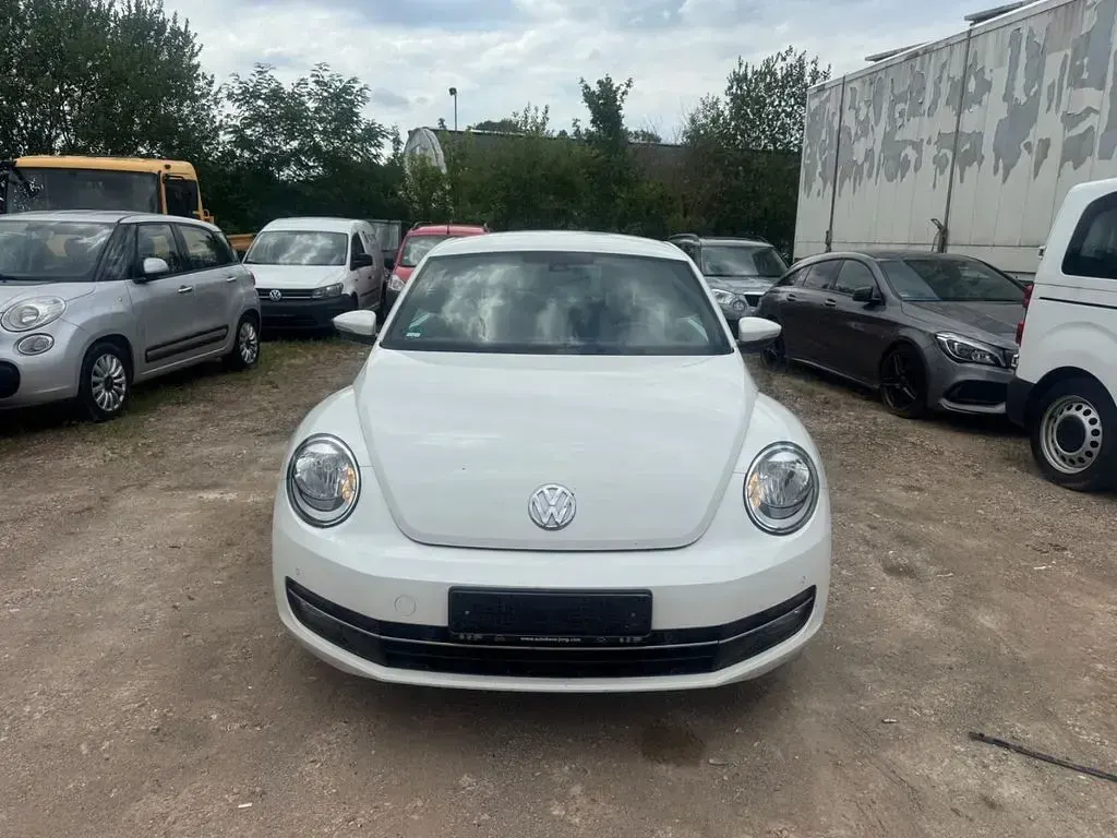 Gebraucht VW Beetle Design 105 PS (77 kW) 2013 Weiß Kleinwagen