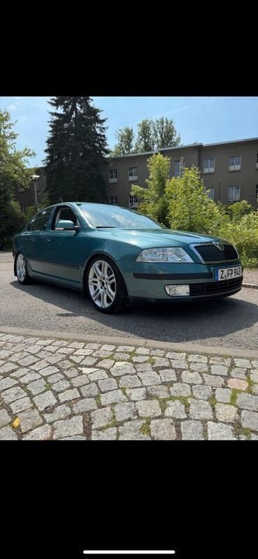 Grün Gebraucht 2007 Skoda Octavia Limousine | 5.000 € - Bild 1/4