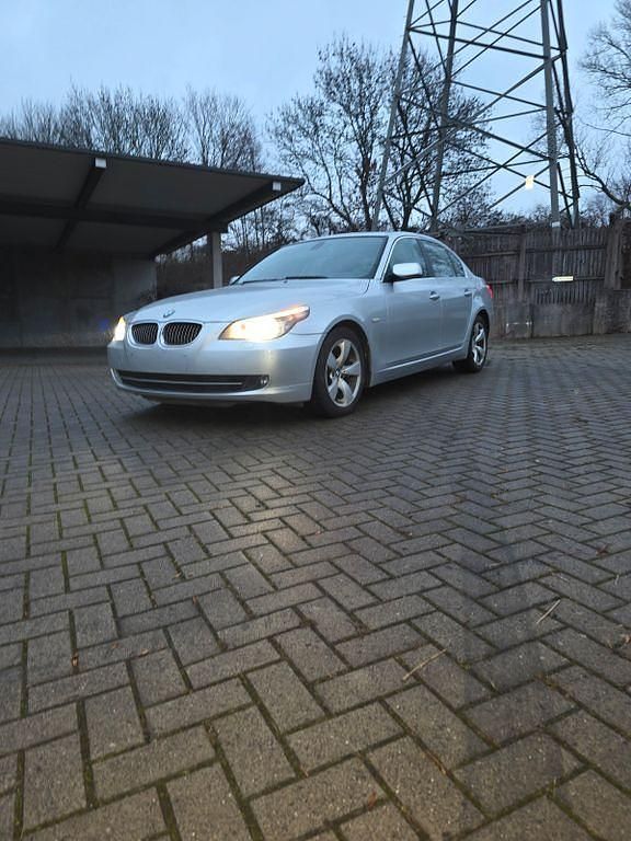 Silber Gebraucht 2007 BMW 525 Limousine | 6.999 € (Etwas zu teuer) - Bild 1/4
