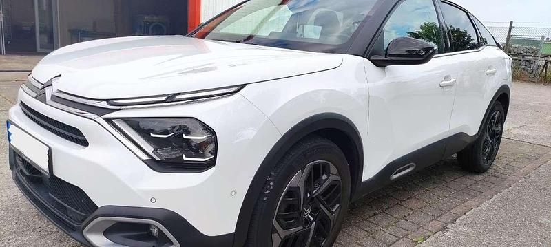 Weiß Gebraucht 2020 Citroën C4 PureTech Limousine | 17.100 € (Fairer Preis) - Bild 1/4