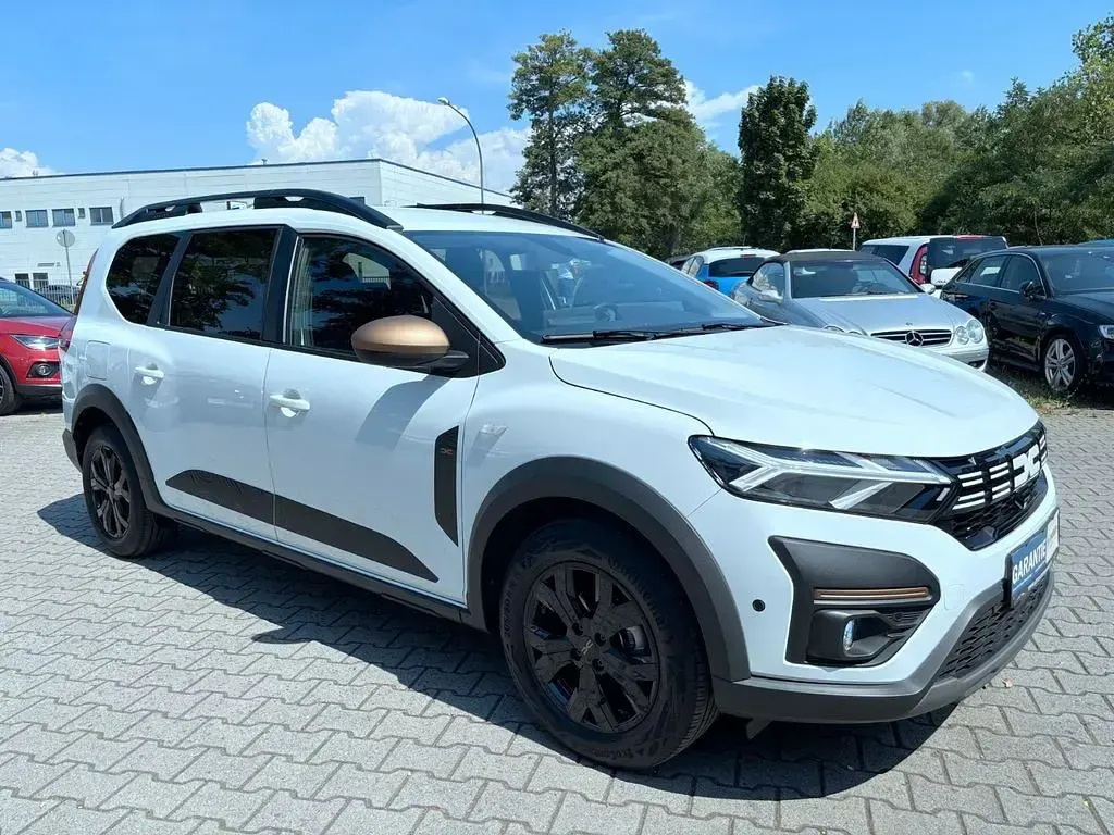 Gebraucht Dacia Jogger Extreme 91 PS (66 kW) 2024 Weiß Van / Kleinbus