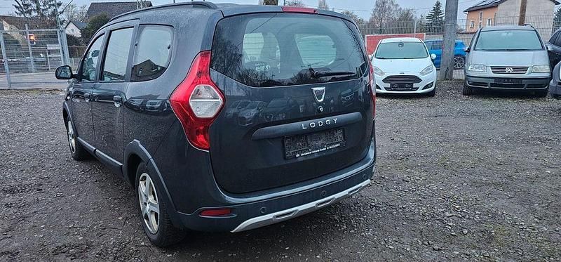 Gebraucht Dacia Lodgy Stepway 109 PS (80 kW) 2016 Grau Van / Kleinbus