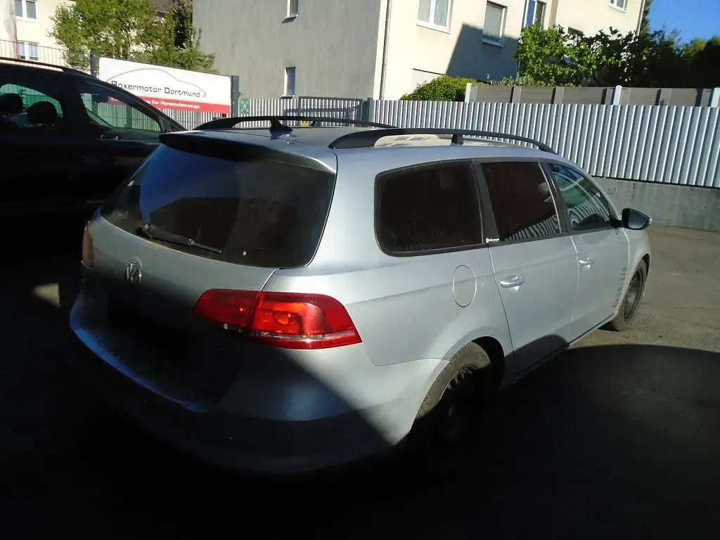 Gebraucht VW Passat 140 PS (102 kW) 2012 Silber Limousine