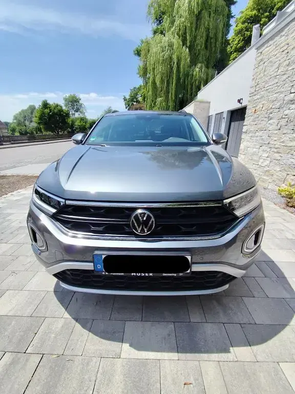 Gebraucht VW T-Roc Life 110 PS (80 kW) 2023 Grau SUV