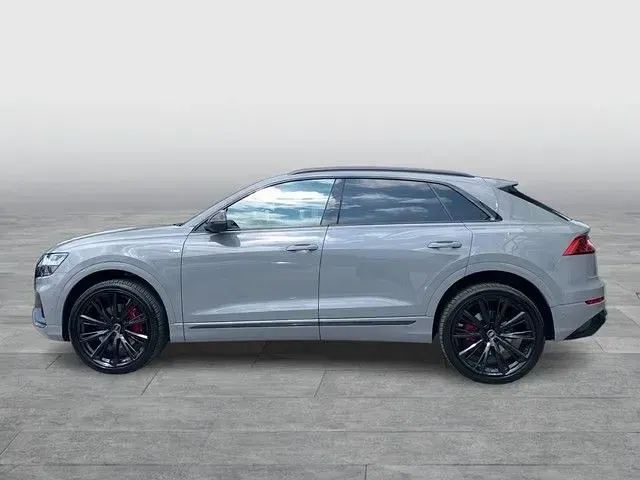 Gebraucht Audi Q8 Competition 286 PS (210 kW) 2023 Nardograu SUV