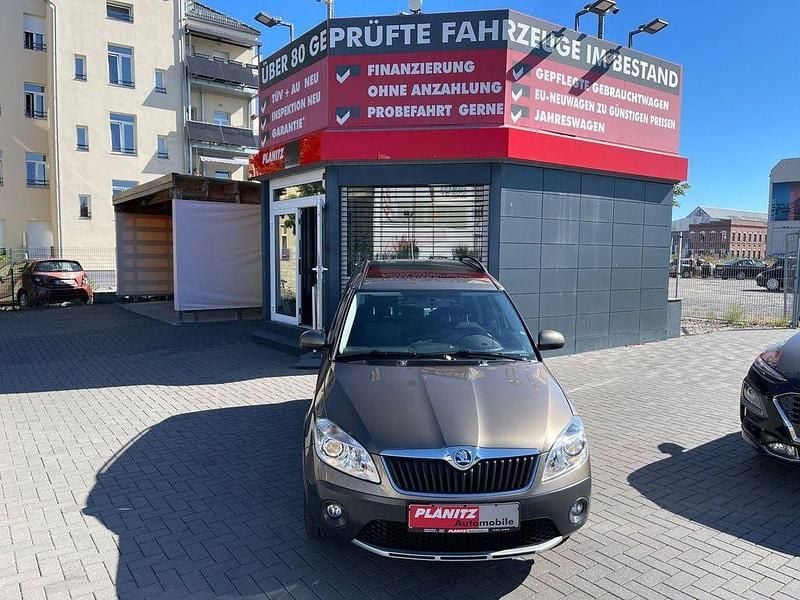 Braun Gebraucht 2014 Skoda Roomster Scout Plus Edition Kombi | 8.999 € (Fairer Preis) - Bild 1/4