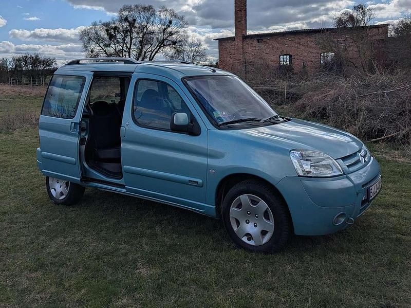 Gebraucht Citroën Berlingo 109 PS (80 kW) 2005 Blau Van / Kleinbus