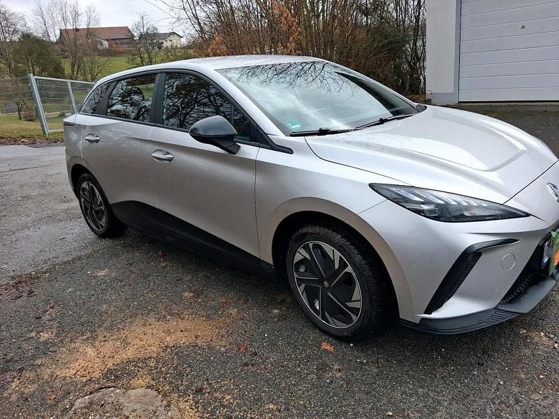 Gebraucht MG MG4 EV 110 kW (150 PS) 2024 Silber Kleinwagen