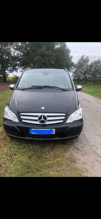 Schwarz Gebraucht 2012 Mercedes Viano Van / Kleinbus | 15.000 € (Fairer Preis) - Bild 1/4