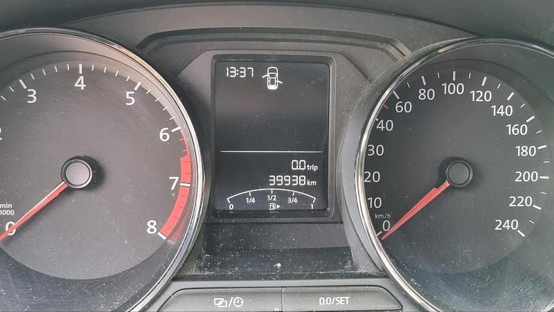 Gebraucht VW Polo 60 PS (44 kW) 2015 Weiß Kleinwagen