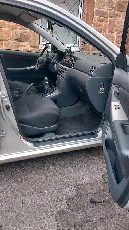 Gebraucht Toyota Corolla 2004 Silber Limousine