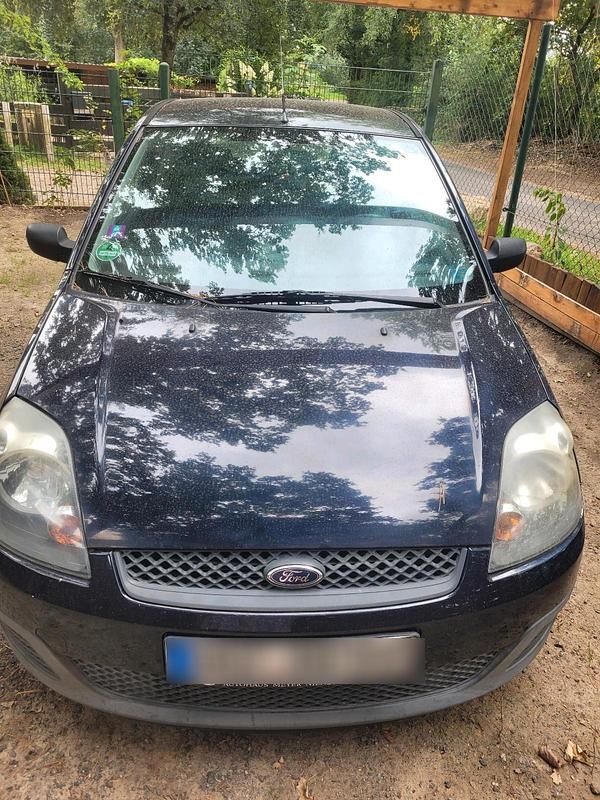 Blau Gebraucht 2005 Ford Fiesta Kleinwagen | 1.600 € (Fairer Preis) - Bild 1/4