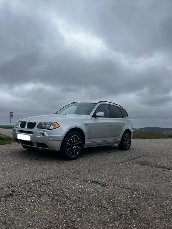 Grau Gebraucht 2003 BMW X3 SUV | 5.999 € (Fairer Preis) - Bild 1/4
