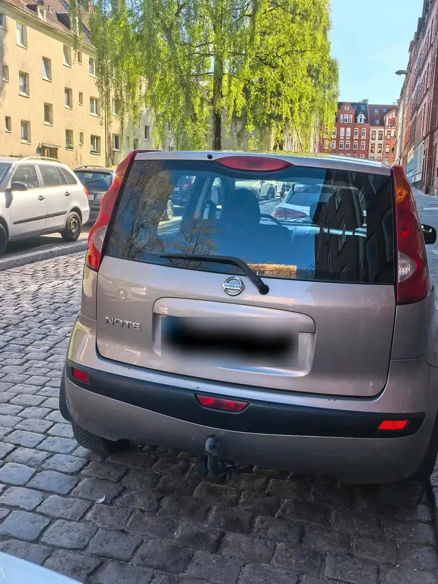 Usata Nissan Note 110 CV (80 kW) 2007 Marrone Utilitaria