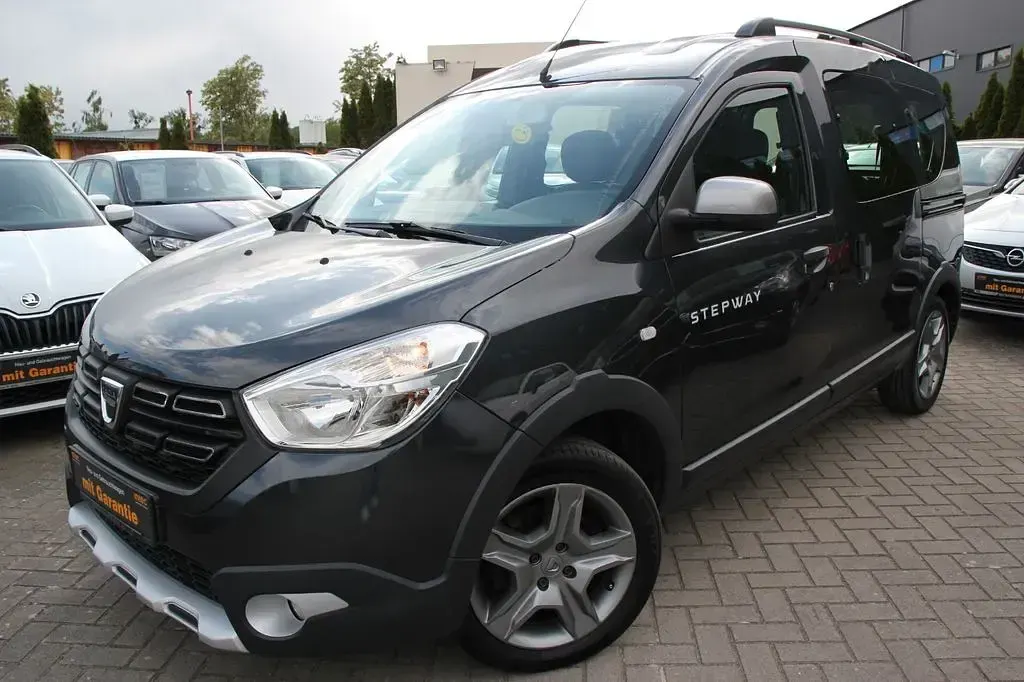 Gebraucht Dacia Dokker Celebration 116 PS (85 kW) 2017 Grau Van / Kleinbus