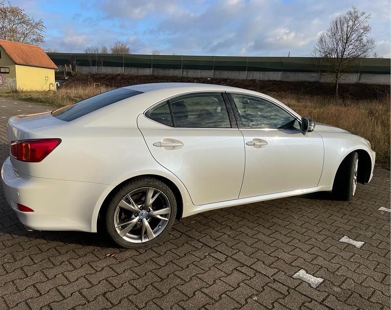 Gebraucht Lexus IS220 177 PS (130 kW) 2009 Weiß Limousine