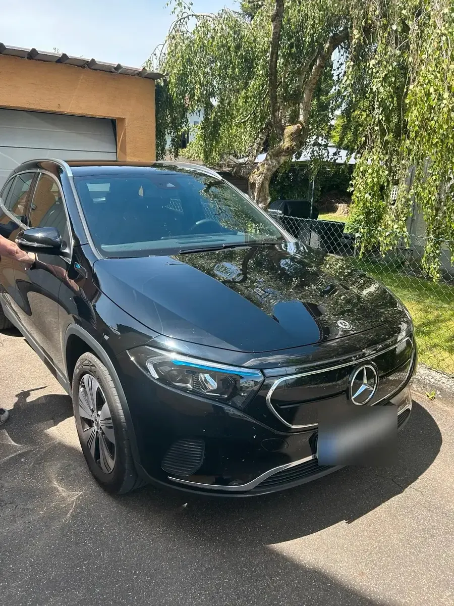 Gebraucht Mercedes EQA250 139 kW (190 PS) 2021 Schwarz SUV