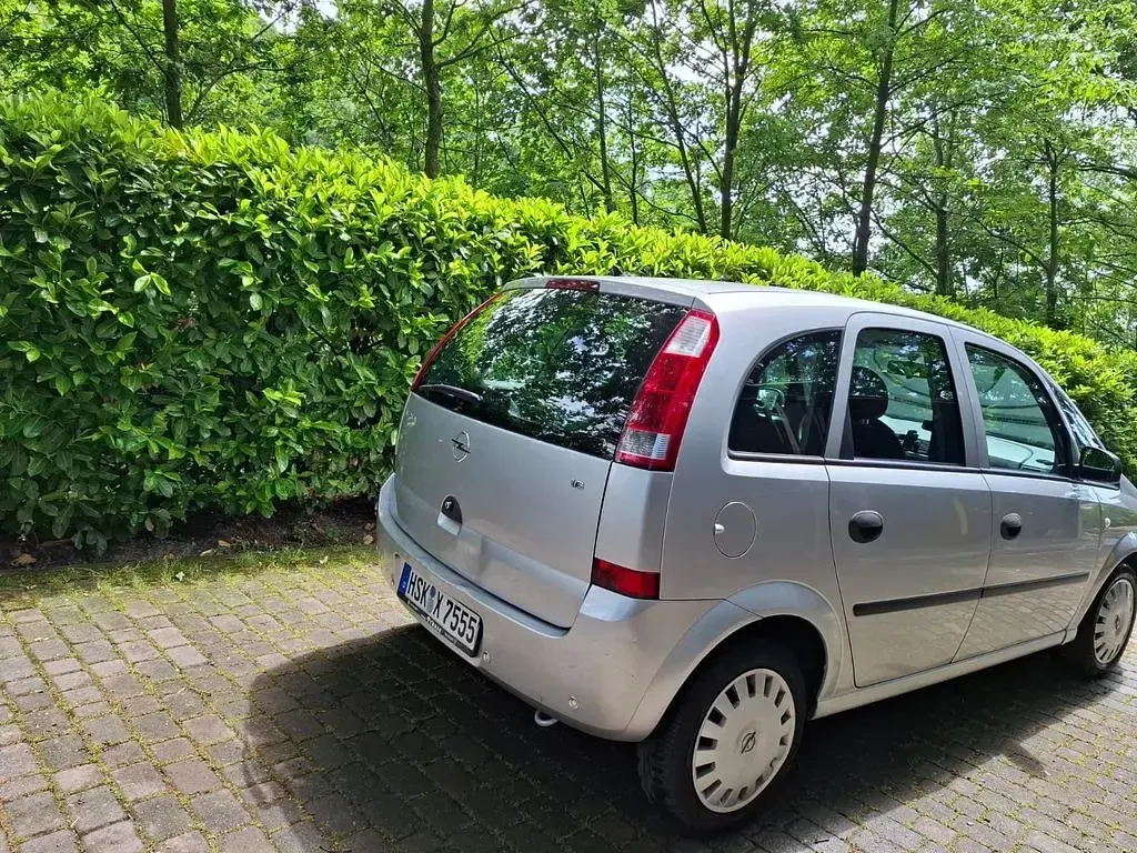 Gebraucht Opel Meriva 101 PS (74 kW) 2003 Silber Van / Kleinbus