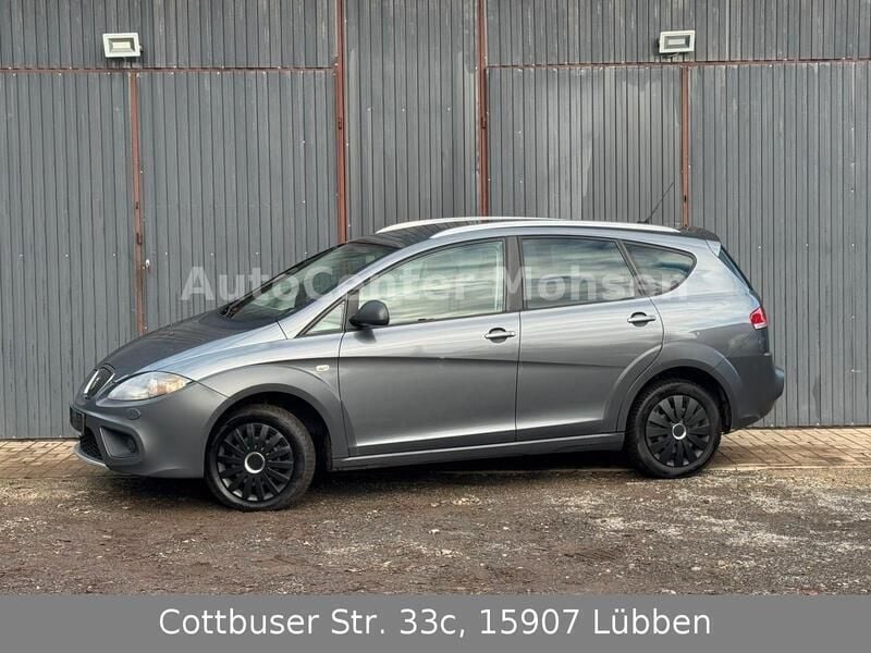Grau Gebraucht 2012 Seat Altea XL Van / Kleinbus | 3.499 € (Superpreis) - Bild 1/4
