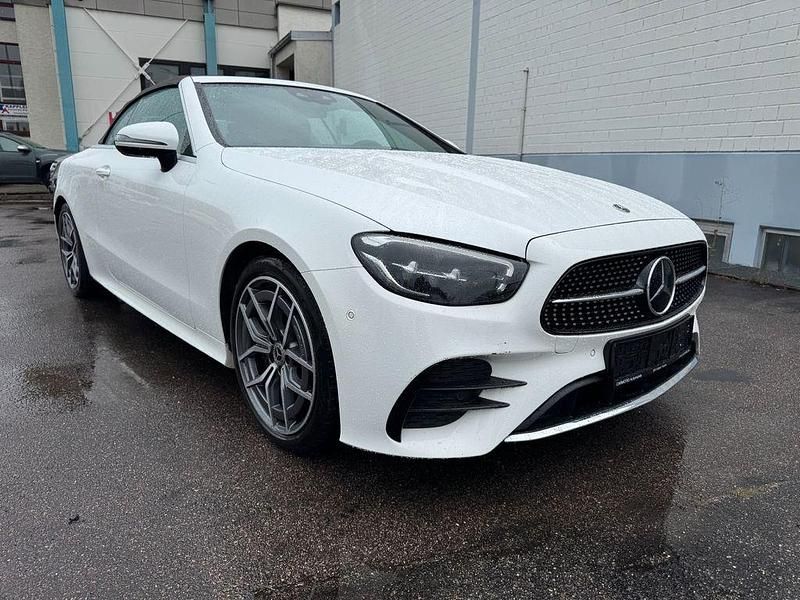 Weiß Gebraucht 2023 Mercedes E220 Cabrio | 52.900 € (Teuer) - Bild 1/4