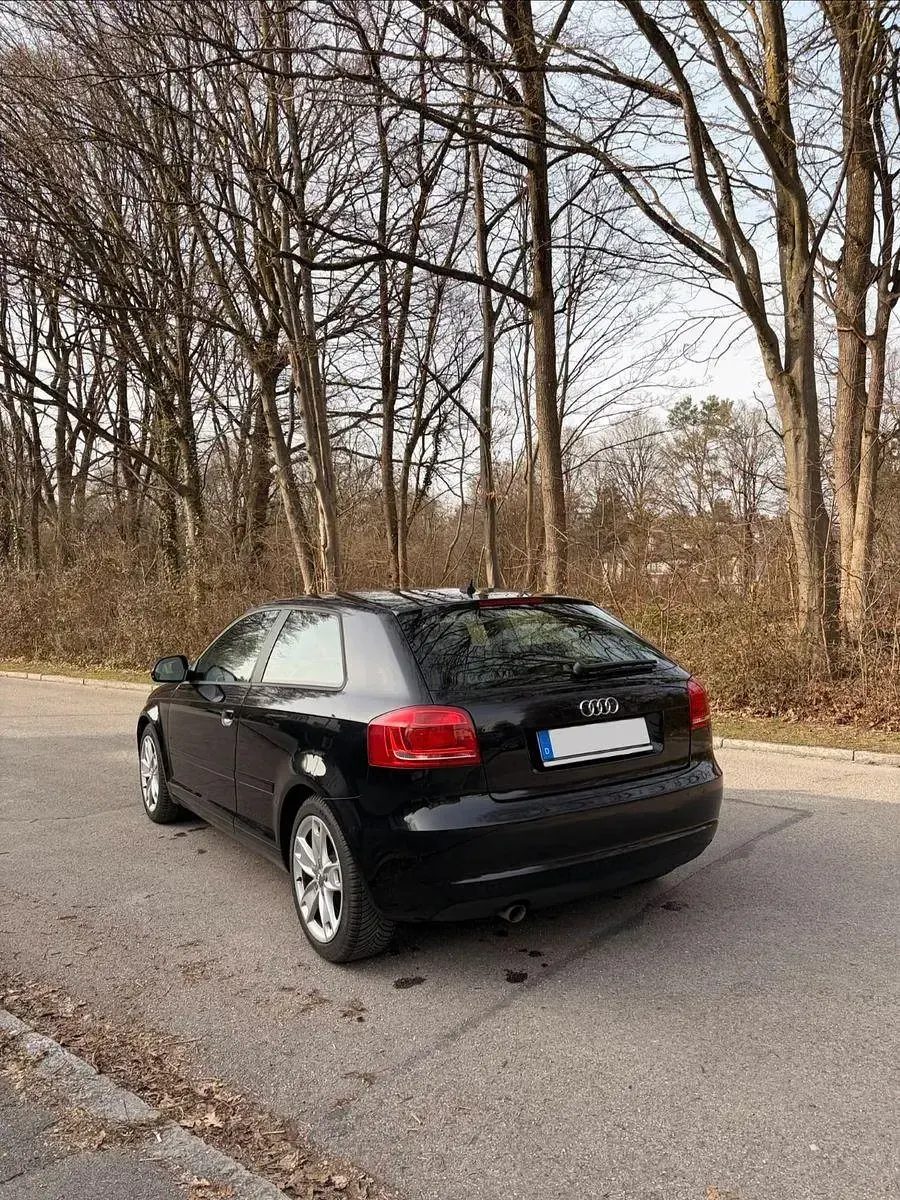 Używany Audi A3 Ambition 105 KM (77 kW) 2009 Czarny Hatchback