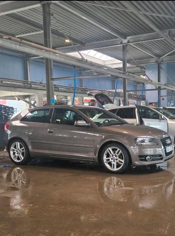 Grau Gebraucht 2012 Audi A3 S-Line Coupé | 3.700 € - Bild 1/4