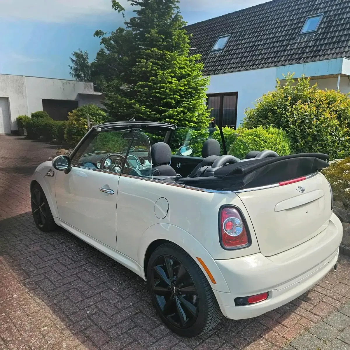 Käytetty Mini Cooper D Cabriolet 112 HP (82 kW) 2010 Peessi Avoauto