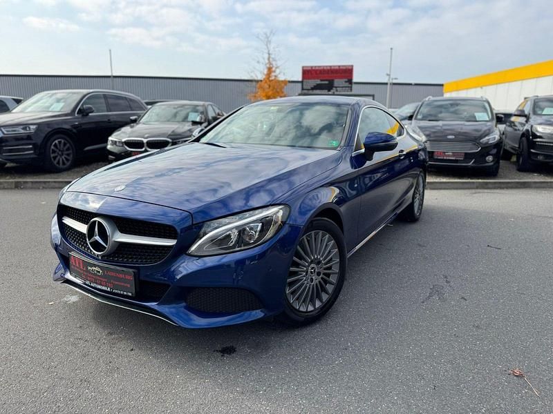 Blau Gebraucht 2017 Mercedes C180 AMG line Coupé | 12.450 € (Fairer Preis) - Bild 1/4