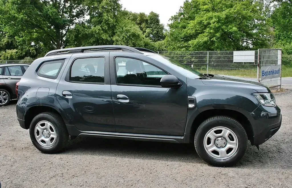 Gebraucht Dacia Duster Acces 114 PS (83 kW) 2021 Grau "comete" SUV