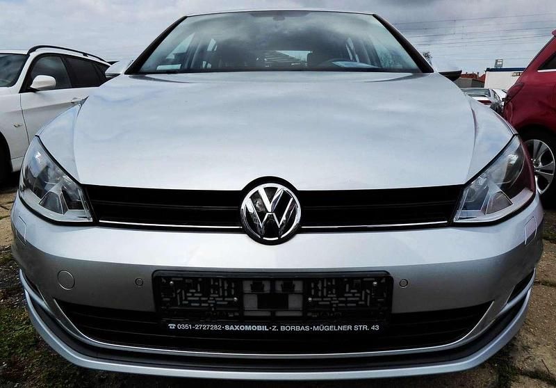 Gebraucht VW Golf VII Trendline 86 PS (63 kW) 2015 Reflexsilber Limousine
