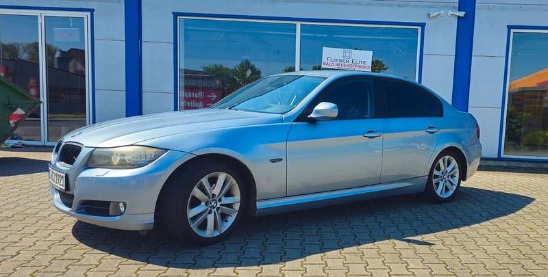 Gebraucht BMW 320 170 PS (125 kW) 2009 Limousine