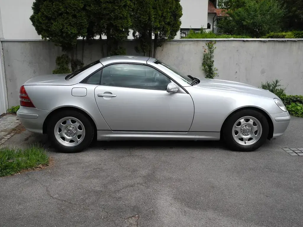 Gebraucht Mercedes SLK200 163 PS (119 kW) 2001 Silber Cabrio