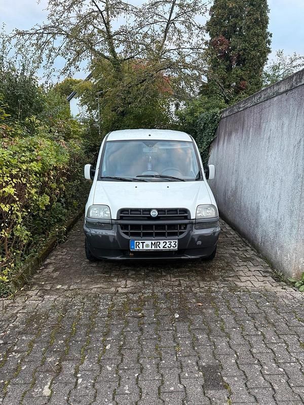 Weiß Gebraucht 2005 Fiat Doblò Van / Kleinbus | 2.000 € - Bild 1/4
